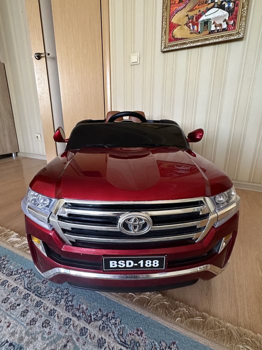 Детский электрокар /детская машинка