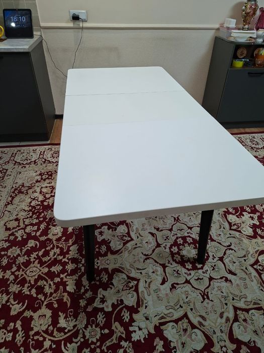 Стол кухонный раздивжной.