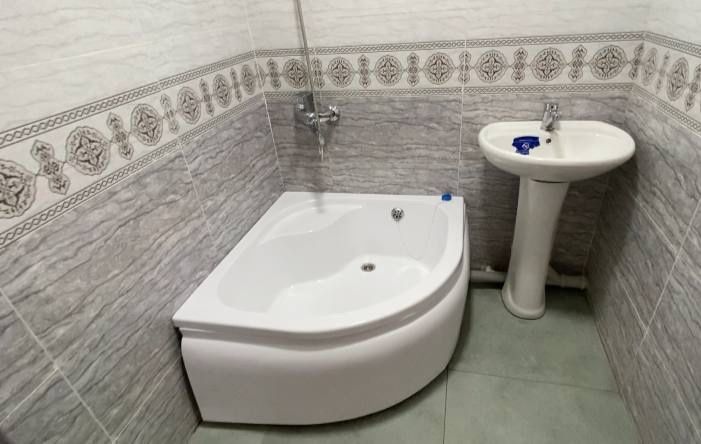 СРОЧНО! 2 хонали квартира сотилади.