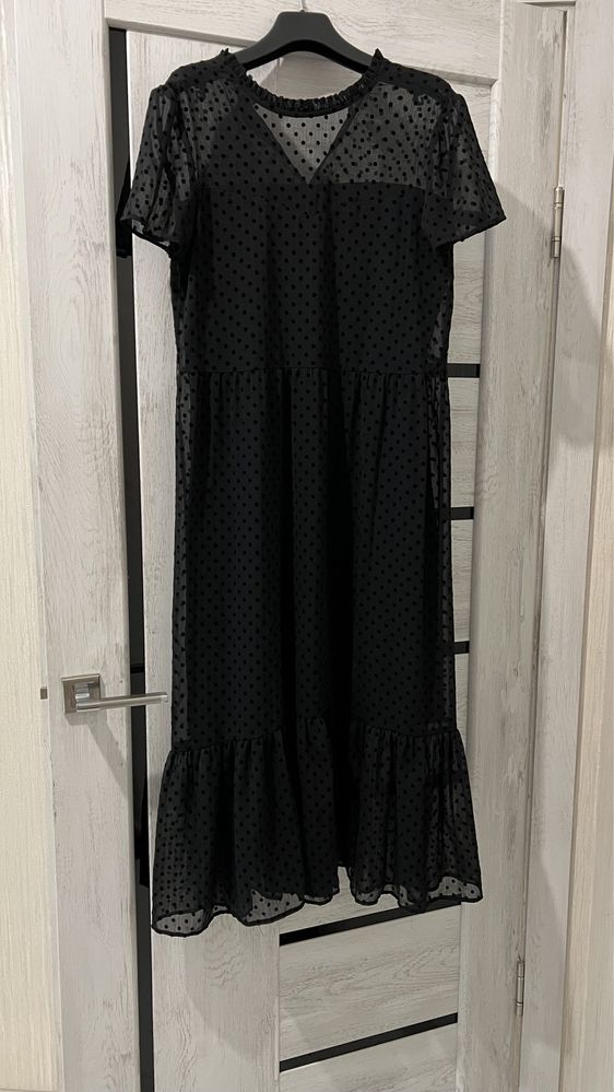 Платье черное с ремешком