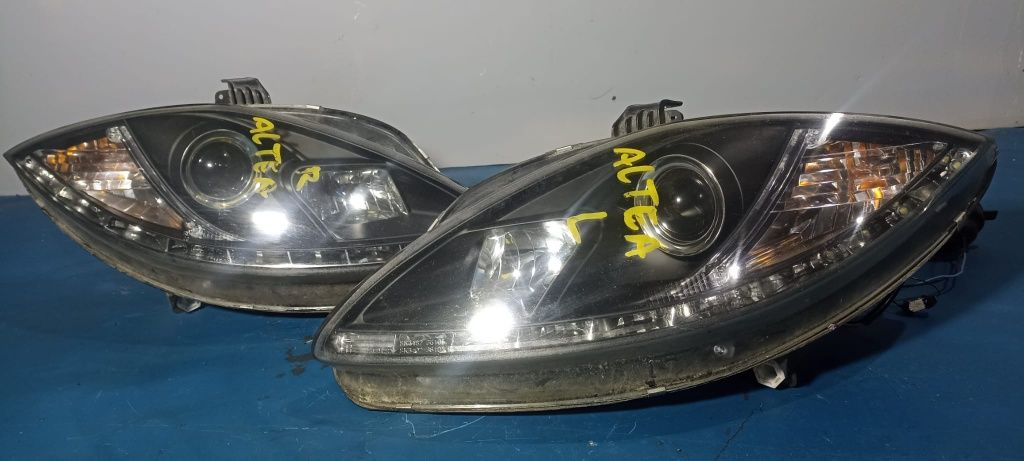 Far Stanga Dreapta Seat Altea Seat Leon Seat Toledo cu lupa