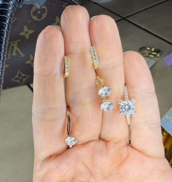 Бижутерия Сережки кольца украшение