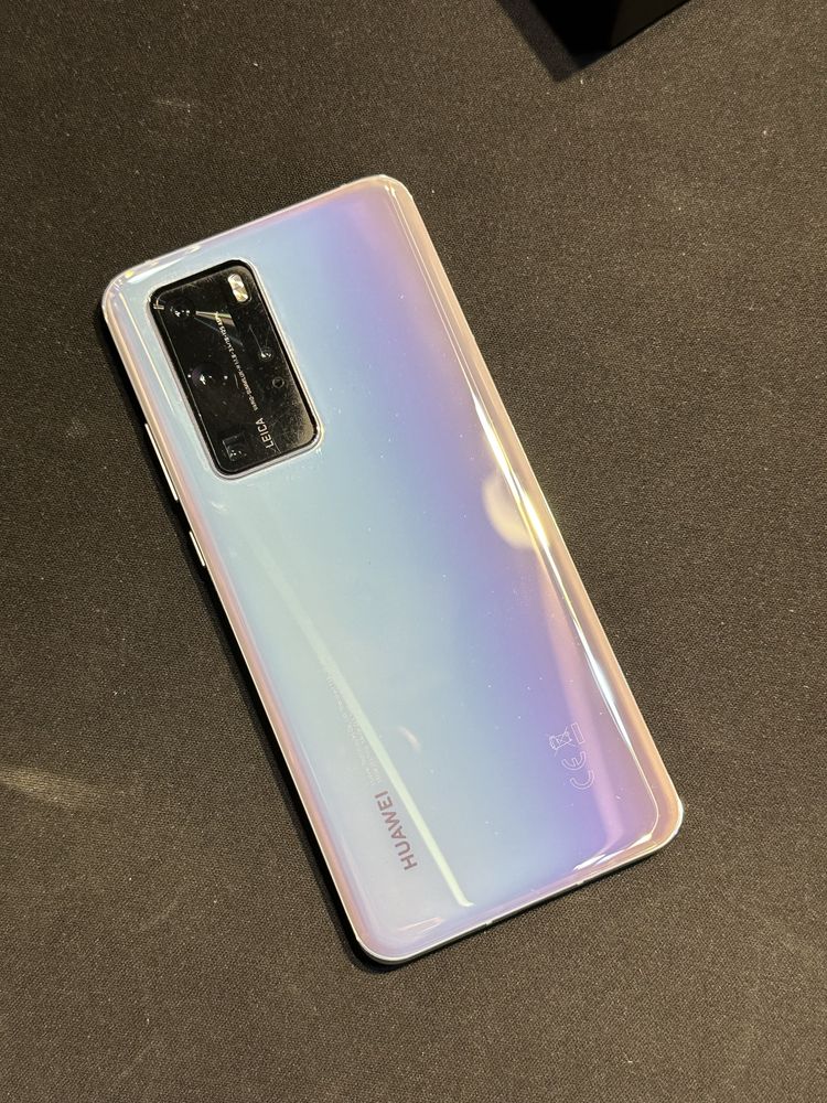 Продам Huawei P40 Pro Ice White