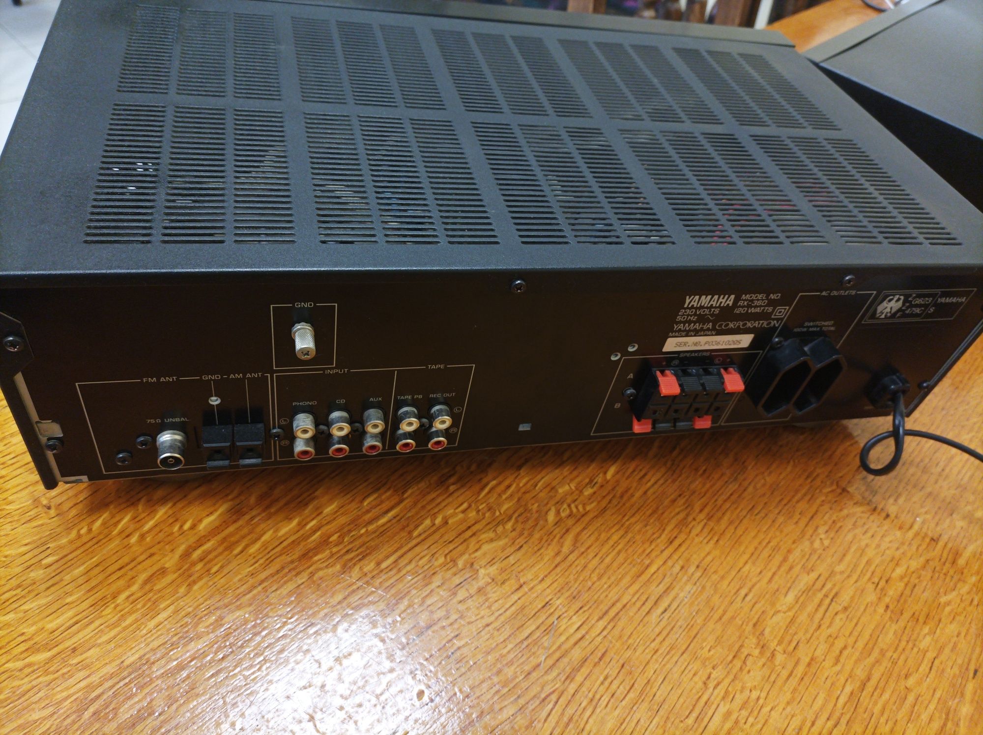 YAMAHA - Resiver, CD player и тонколони Sony