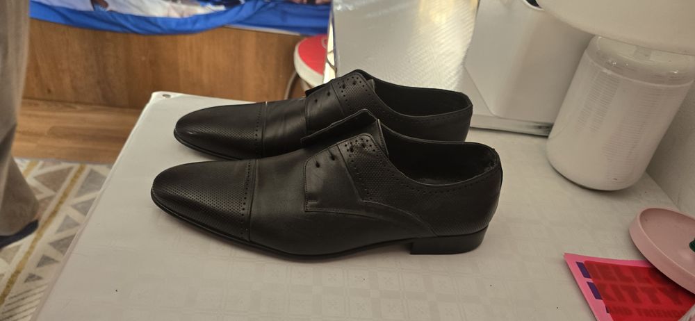 Pantofi Pasha purtati odata la o nunta cumparati cu 500 lei