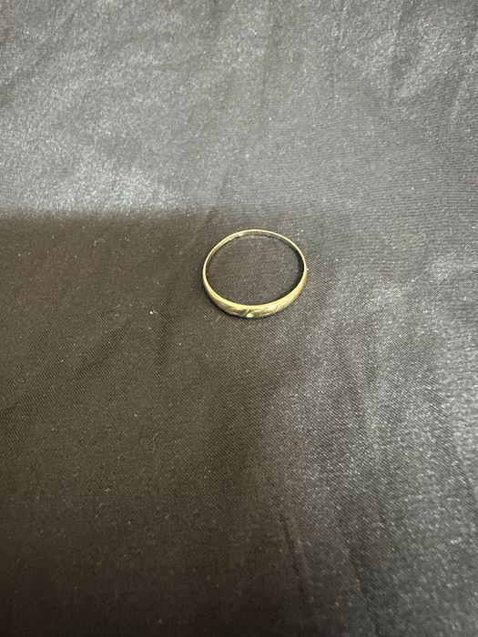 Inel din aur de 8k cu diamant