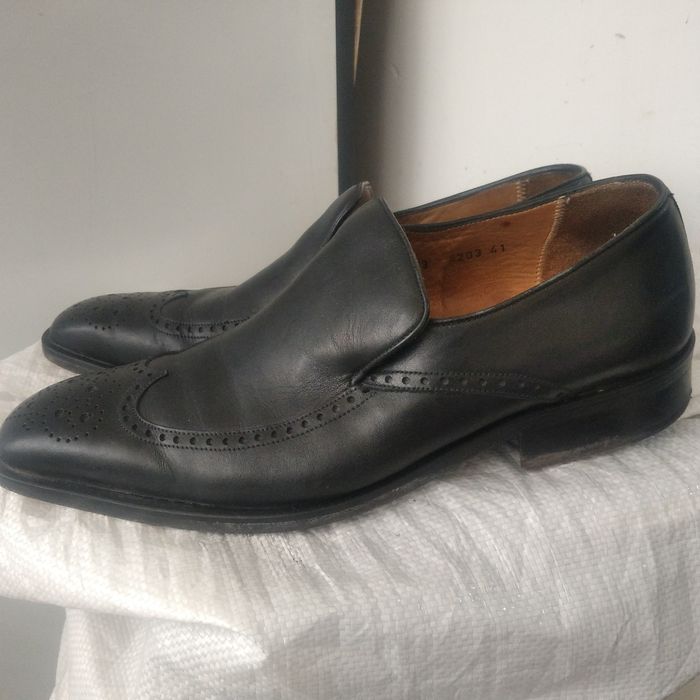 Продам фирменную обувь.