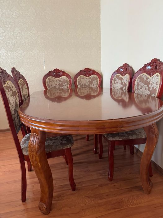 Стол для гостиной