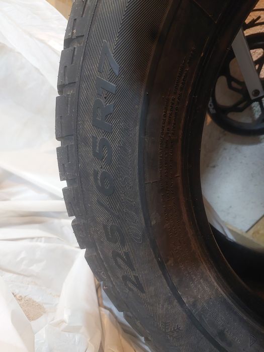 Зимние шины  225/65R17 липучка