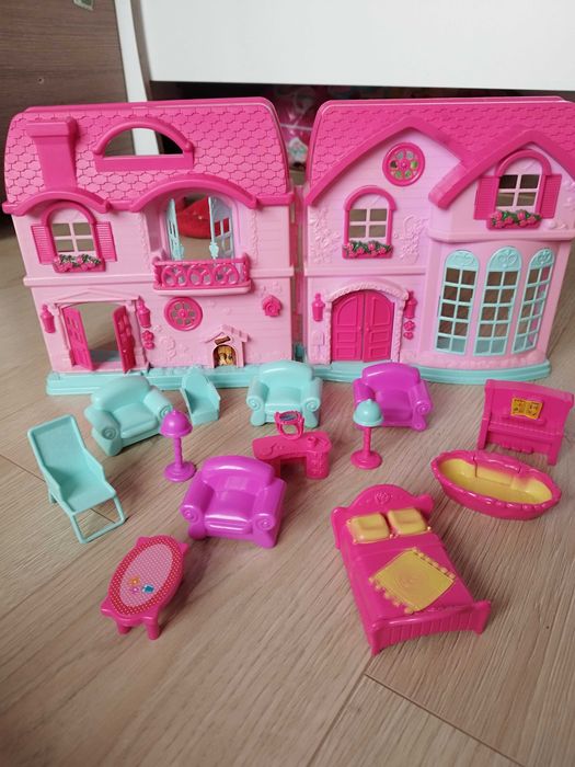 Къща за кукли с мебели