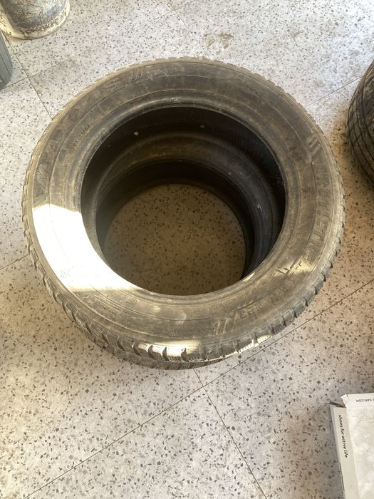 Продам 2 резины шиповки