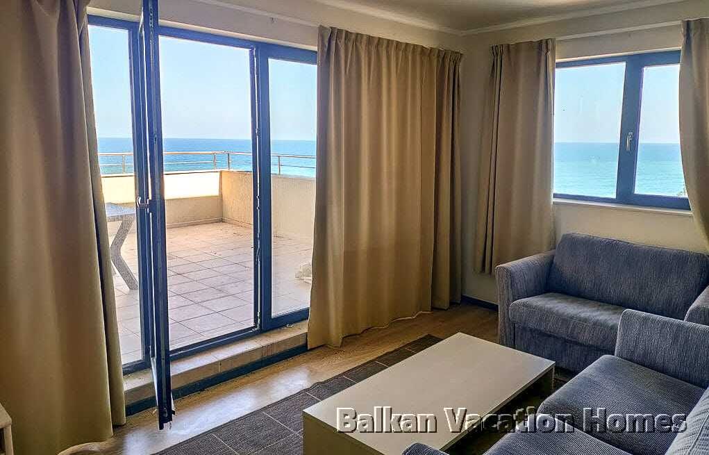 Продава се Тристаен апартамент в Бяла - 150 кв.м за 797 €/кв.м - Снимка #3
