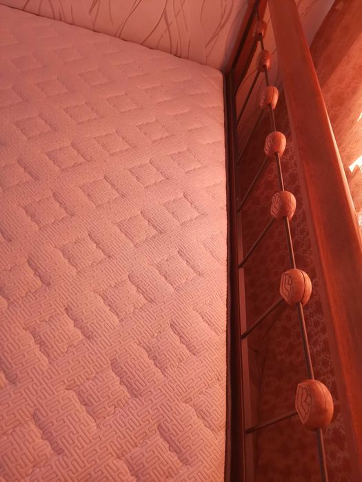 Продам кровать двуспальную б/у