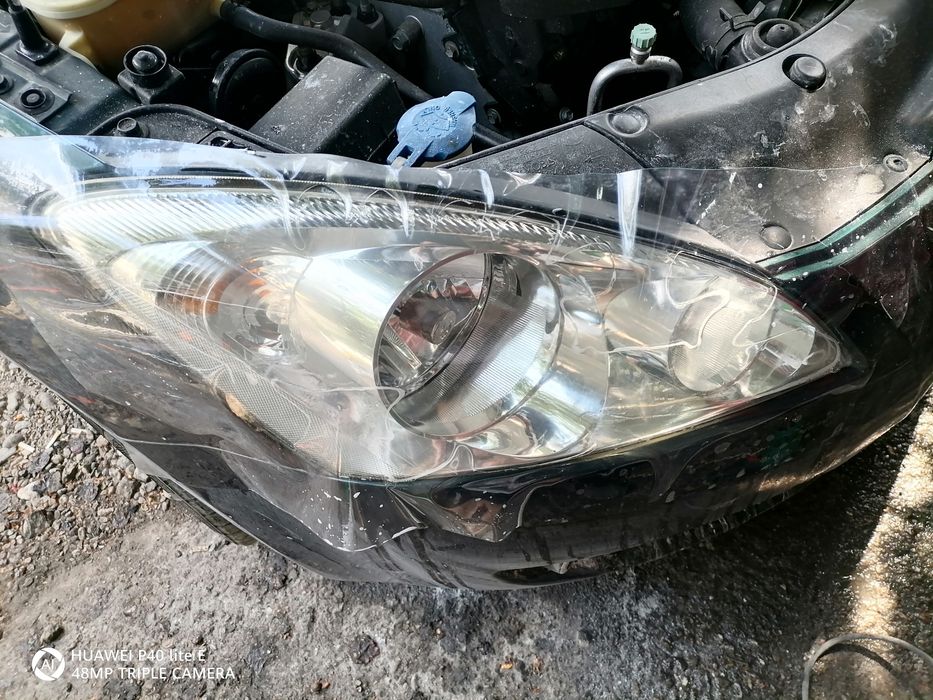 Полиране, пастиране и защита на фарове и стопове