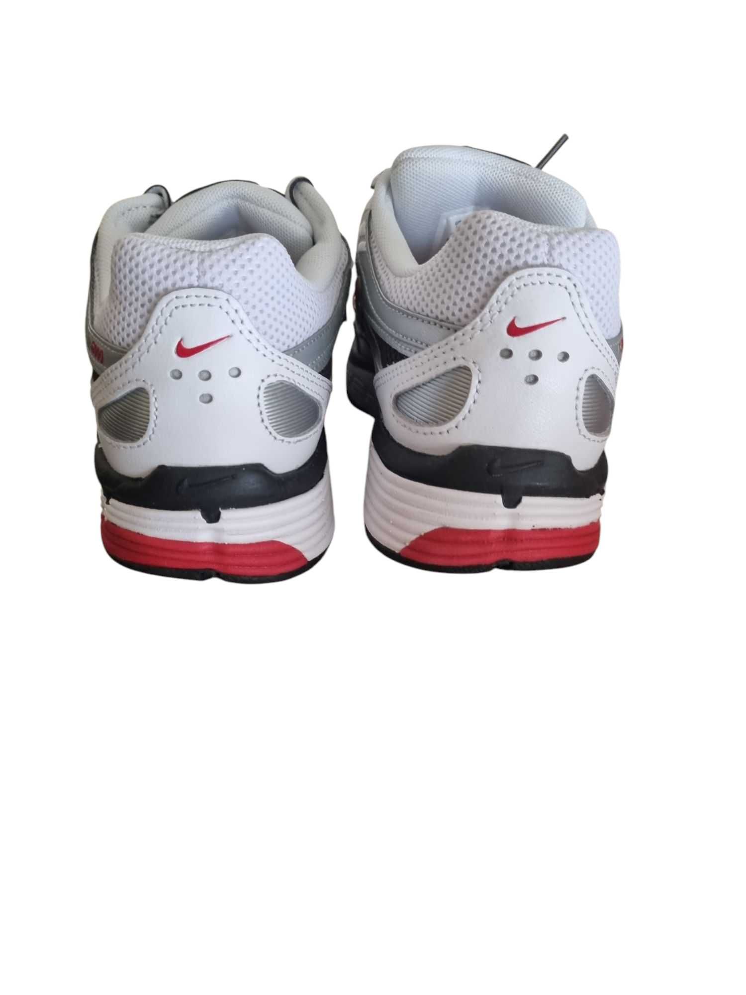 Дамски маратонки Nike
