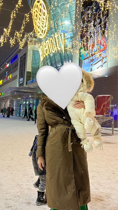 Продам куртку  с норковым воротником от бренда Rafaello