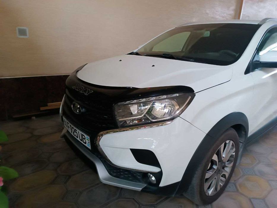 LADA XRAY Cross 1.8 (2019) — Фулл комплектация, газ, не битая, идеал