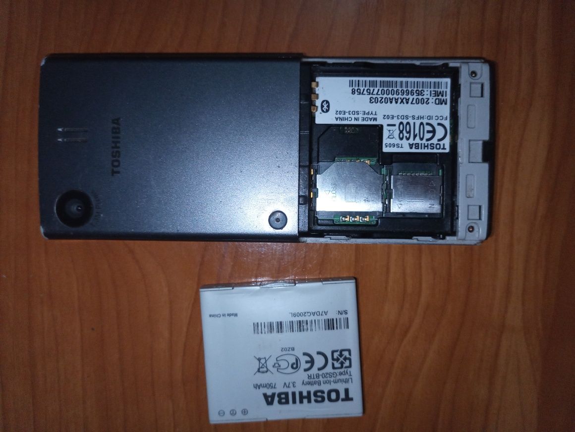 Vechi telefon gsm Toshiba sd3 (E02) defect