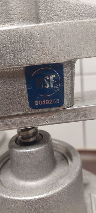 Преса за консерви