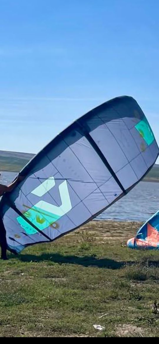 Set 2 zmeie kitesurf Duotone Evo 9 m si 13 m plus ham Ion Spectre
1 ki