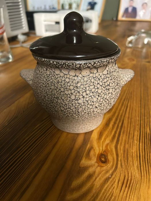 Продаю  горшочки