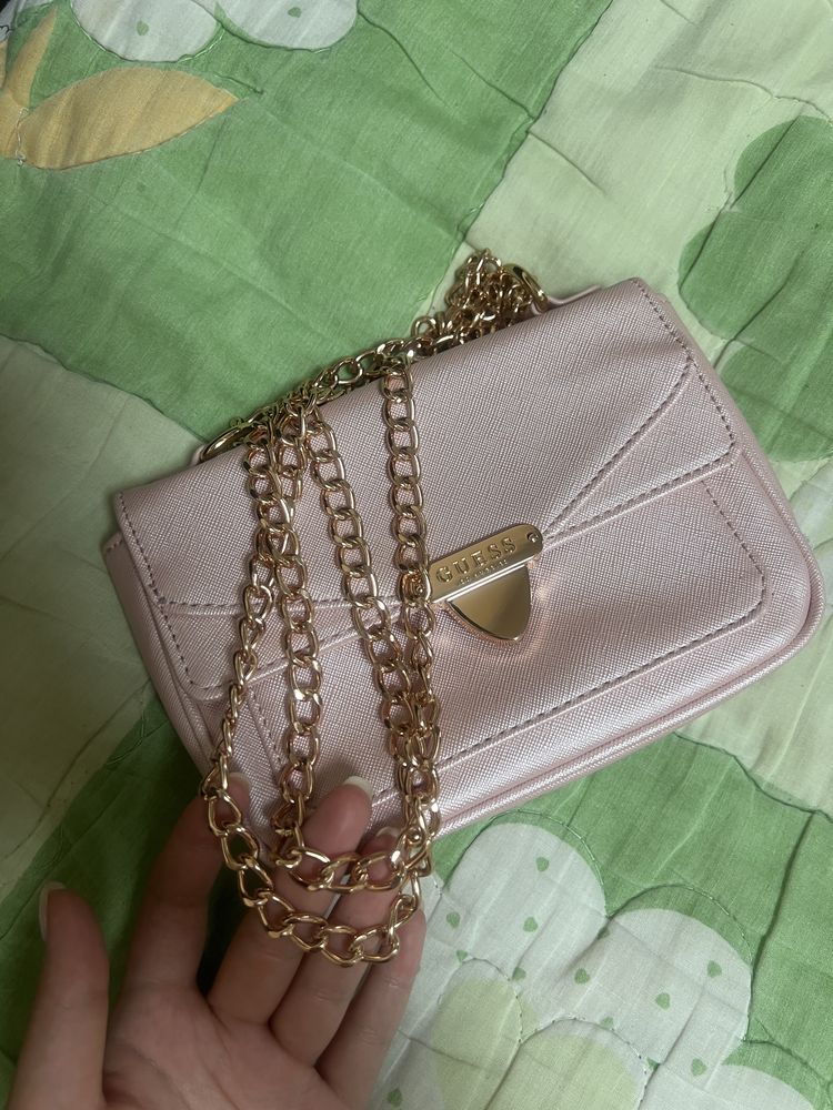 Продаю оригинальную сумку Guess