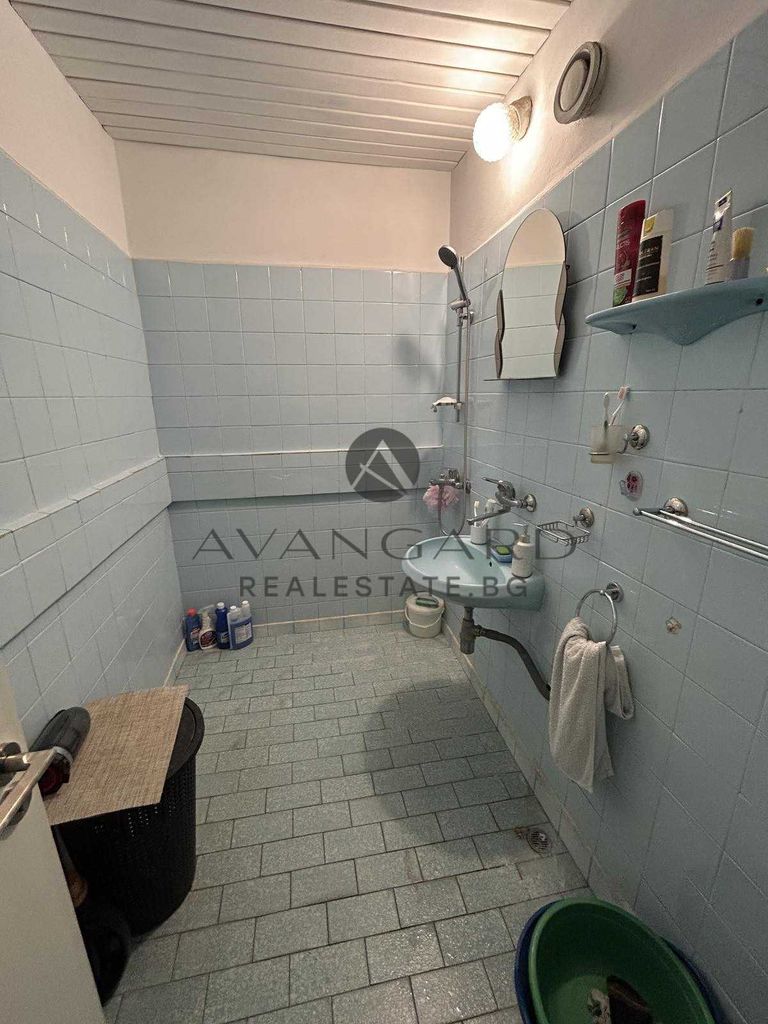 Продава се Тристаен апартамент в Пловдив, Кючук Париж - 84 кв.м за 1548 €/кв.м - Снимка #15