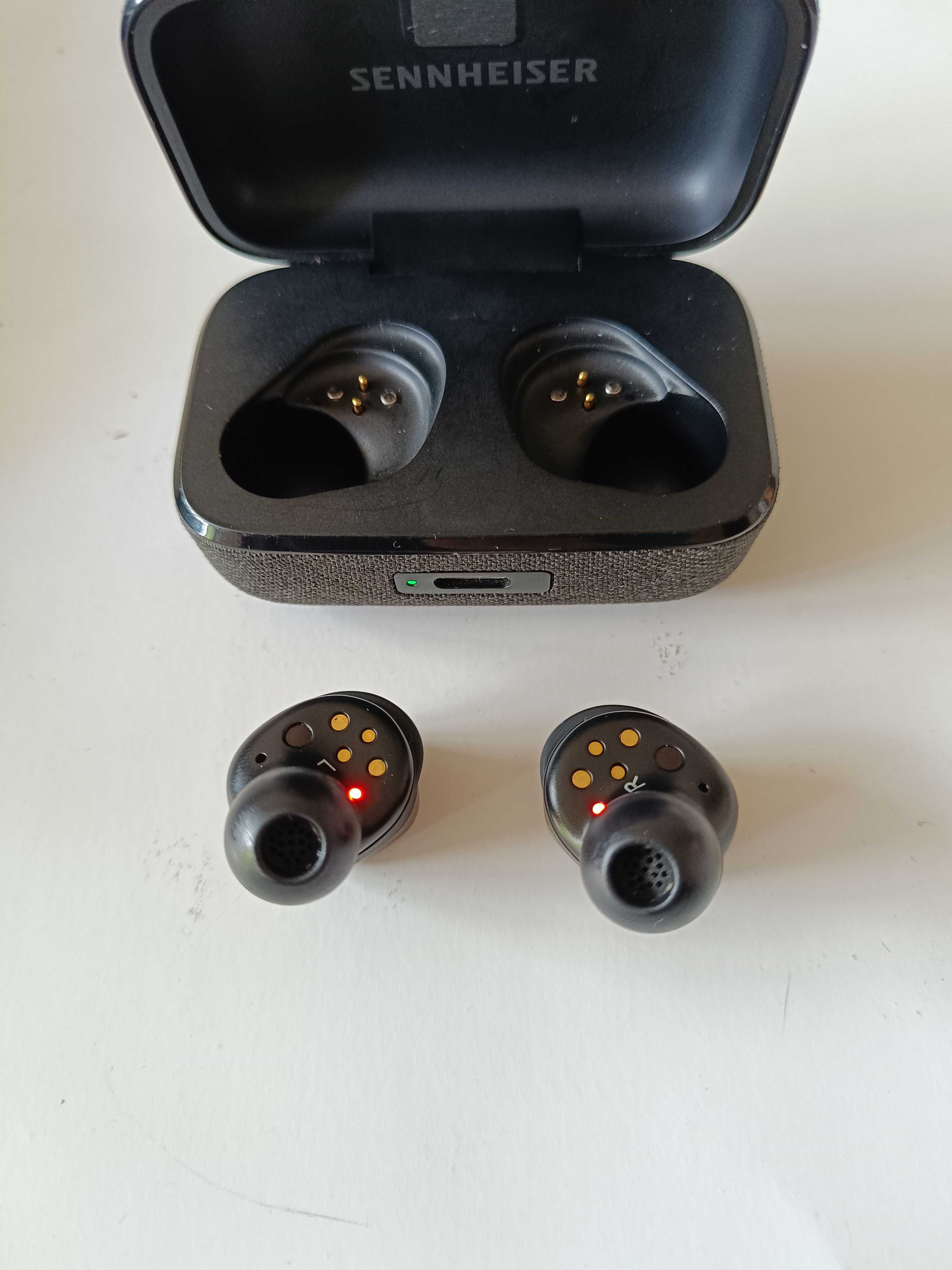 Висок клас слушалки SENNHEISER Momentum TRUE WIRELESS 4