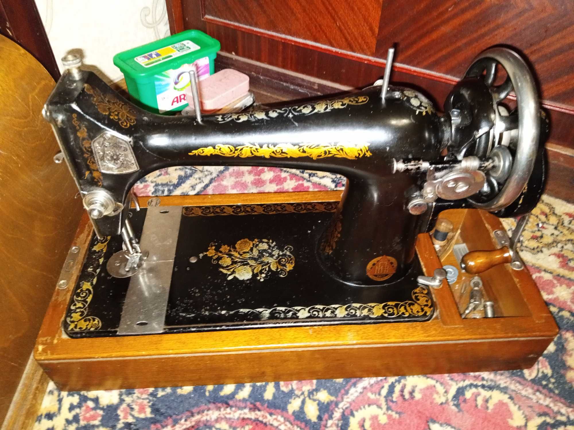 Продам швейную машину Пмз 908-11 годы