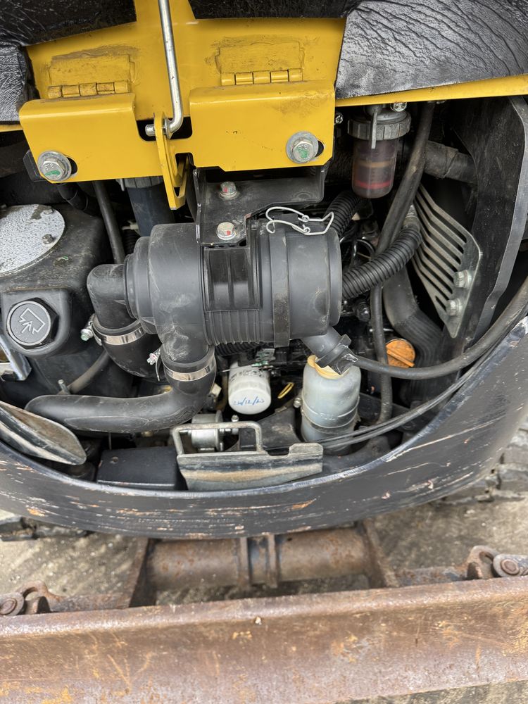 Miniexcavator YANMARsv18