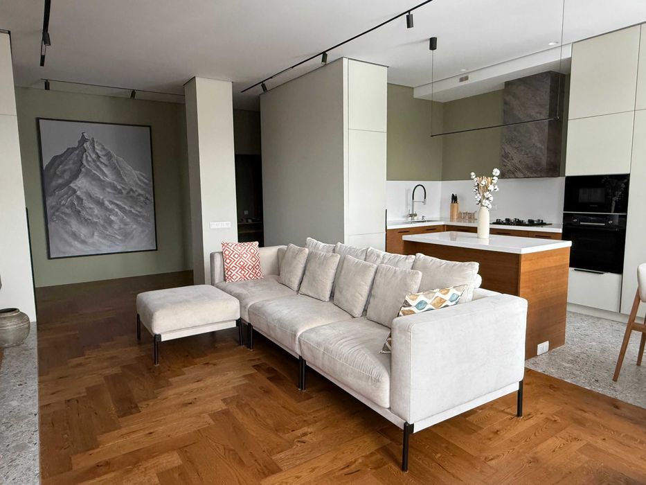 Сдается стильная 3-комнатная квартира с террасой и панорамным видом