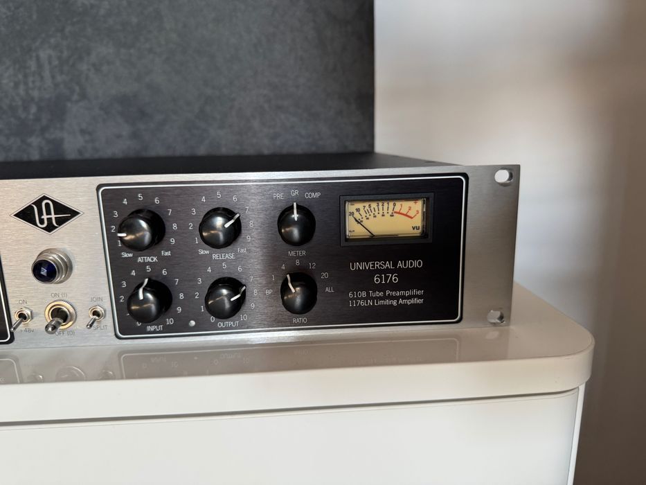 Preamp Universal Audio 6176 - Rme, Apogee, Genelec, Adam, Neve,