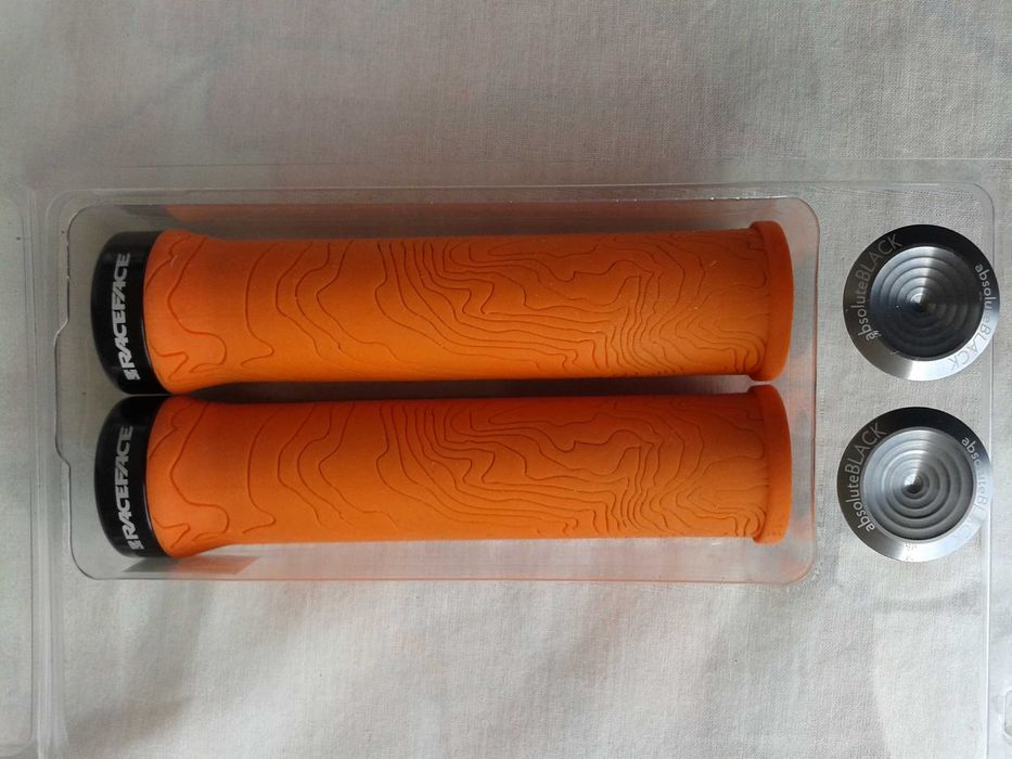 Вело грипове Race Face с алуминиеви тапи Absolute Black