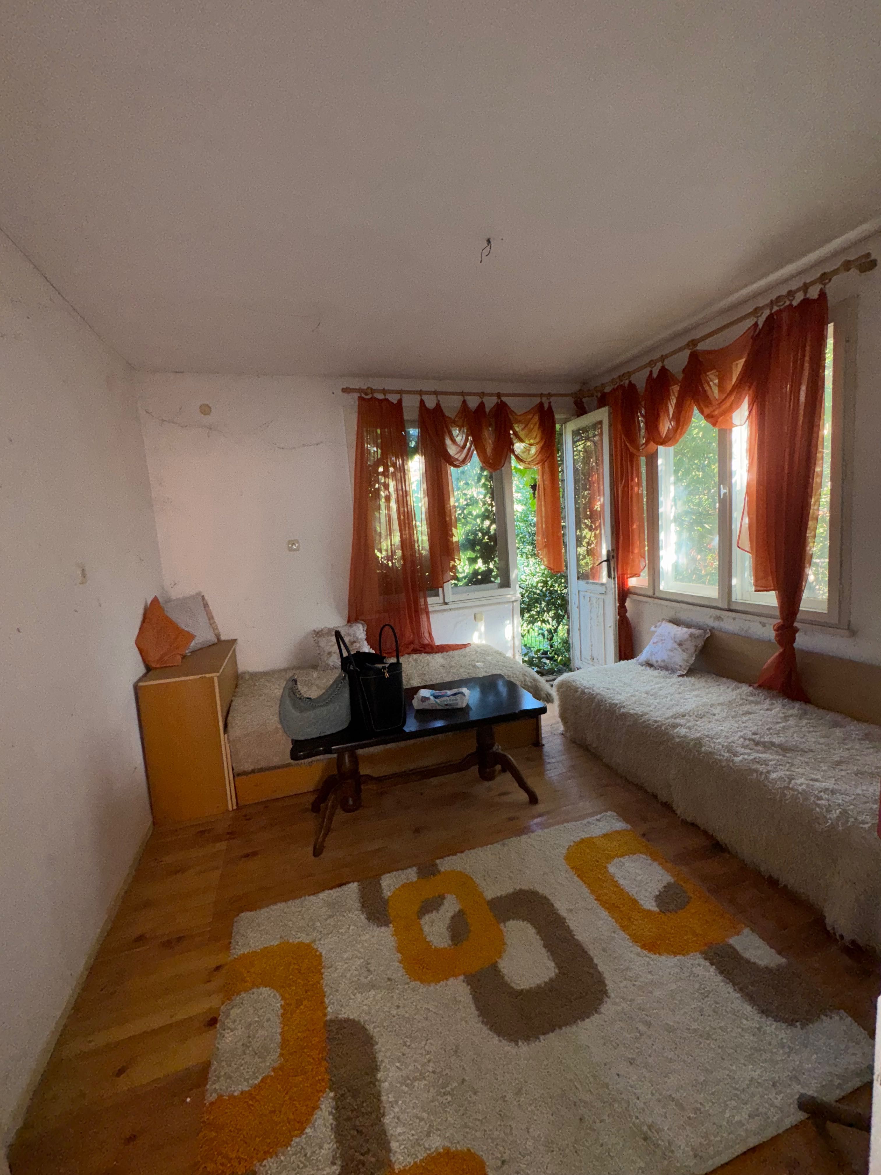 Продавам къща в Козарско