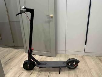 Продаю электросамокат, состояние отличное.