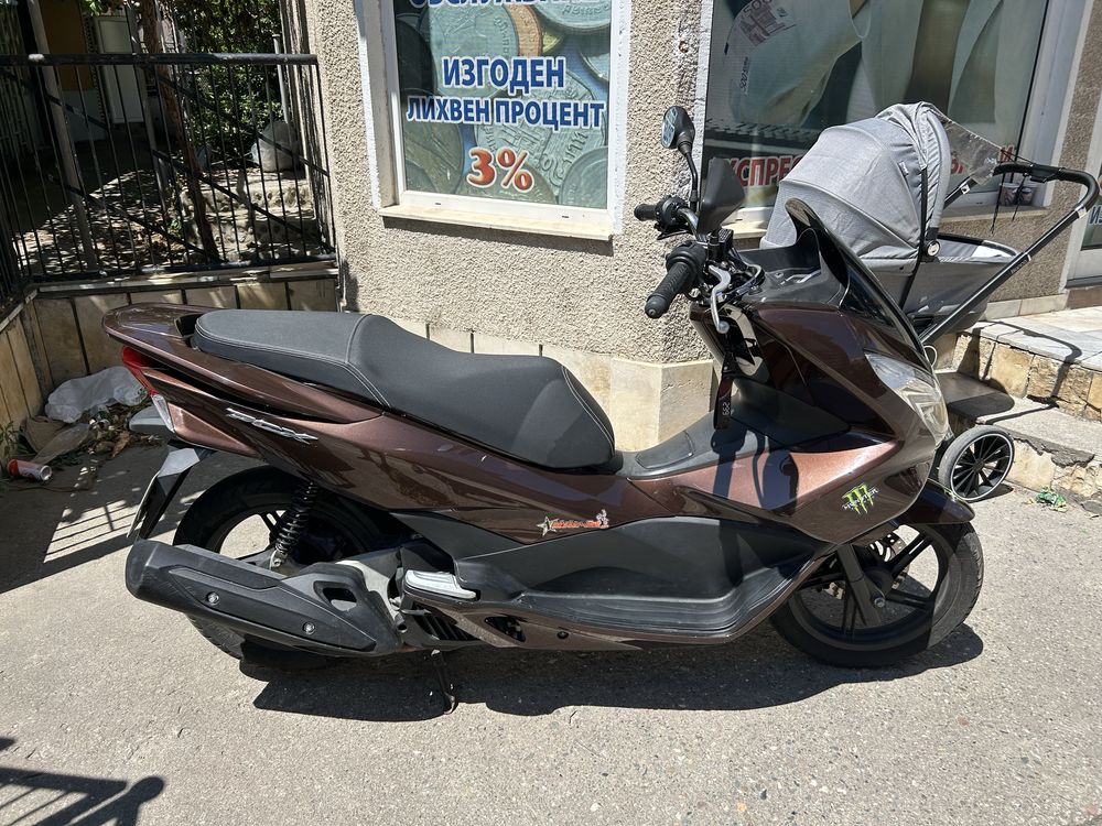 Honda pcx 2018 г 125 cc