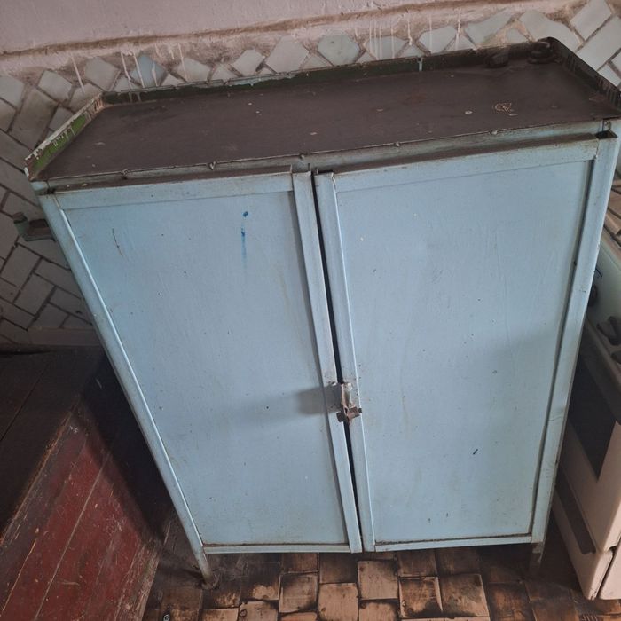 Шкаф энига 1м,буйига 1,30см.