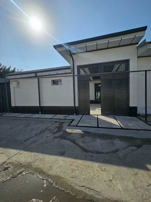 Бектемир тумани. 2 сотихда 4 xonali  зор uy sotaman.