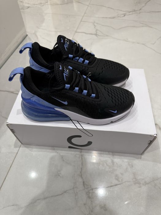 Air Max 270 маратонки