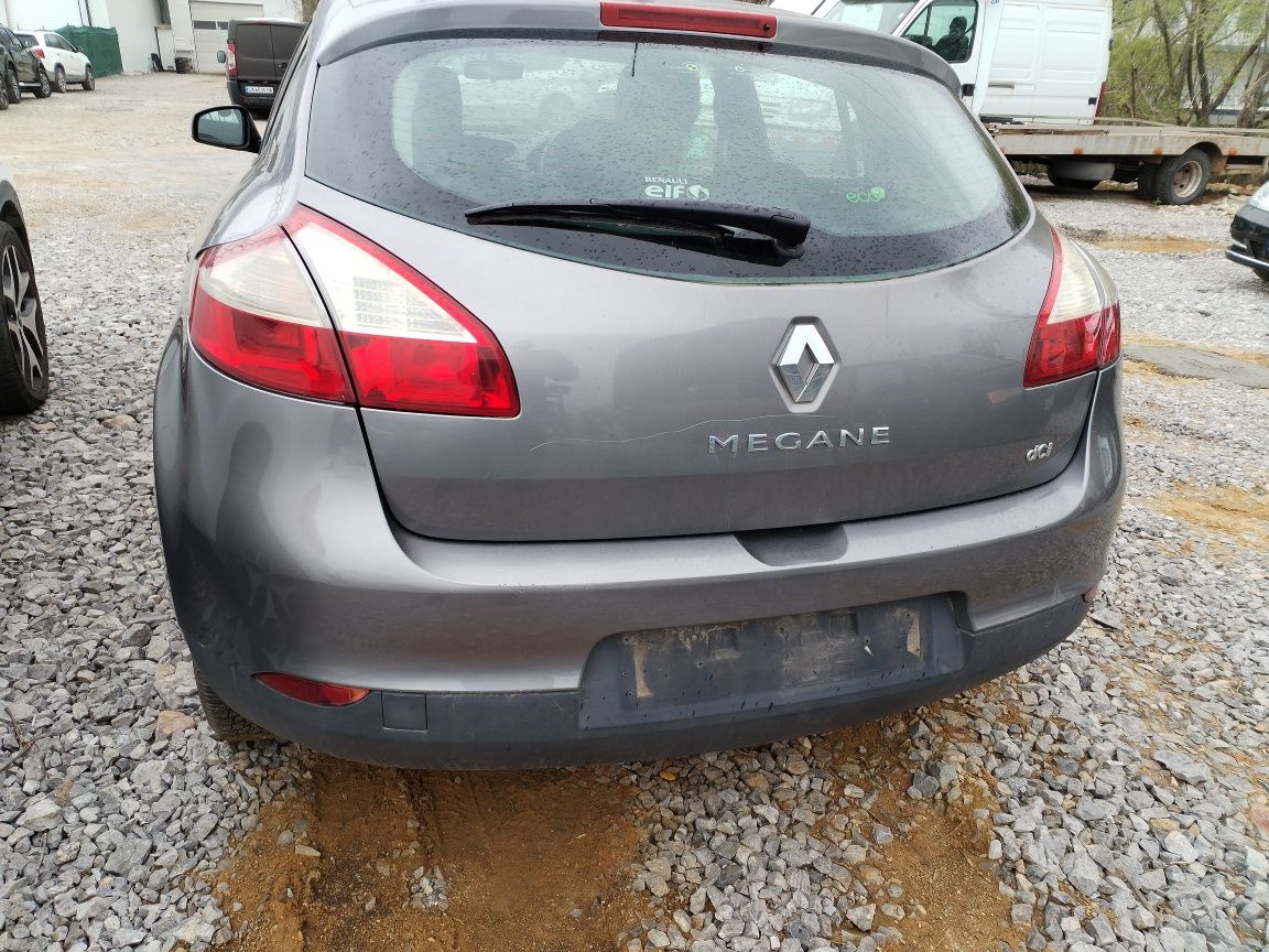 Рено Меган 1.5dci 2009г. НА ЧАСТИ
