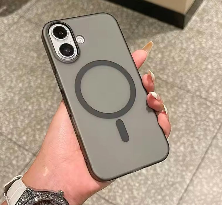 Iphone 13/14/15/16/17/PRO/MAX/PLUS/AIRHusa Plastic Slim 0,2MM Magsafe