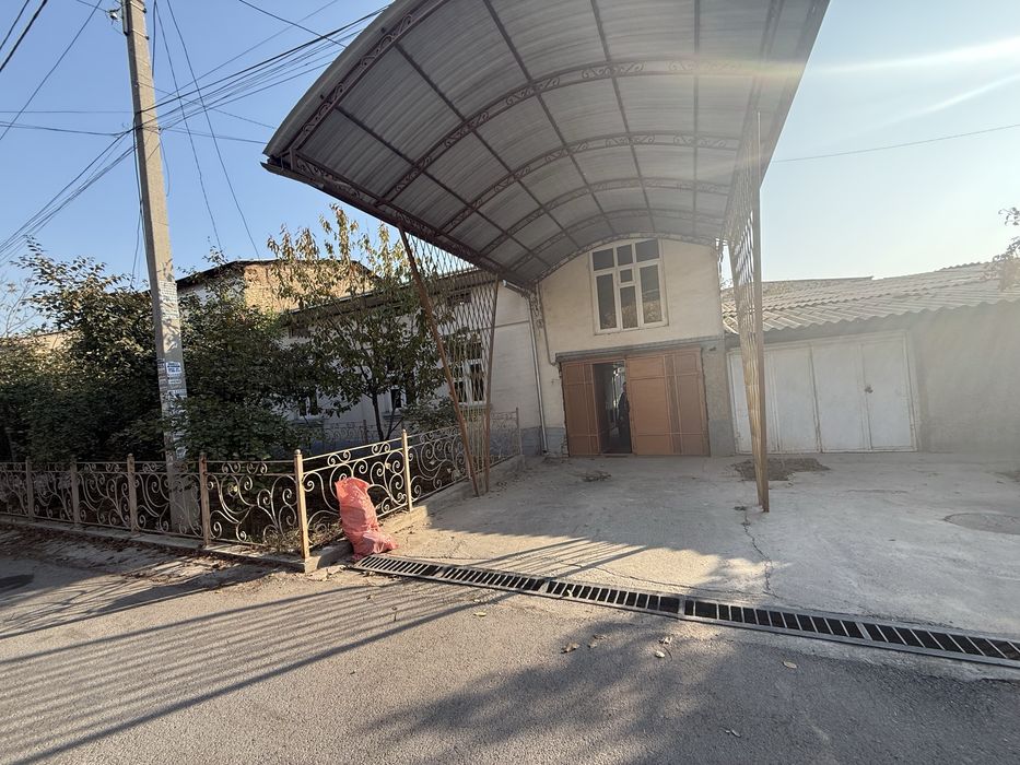 Продаётся уютный и хороший участок в центре города