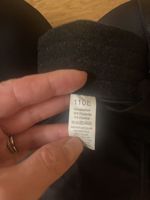 2 seturi sutiene marime  mare, marimea 110 e si 100 g