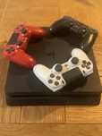 Playstation PS4 Slim + 3 контролера , малко използване