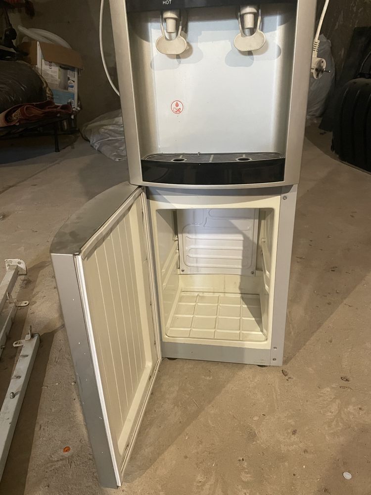 Продам кулер для воды