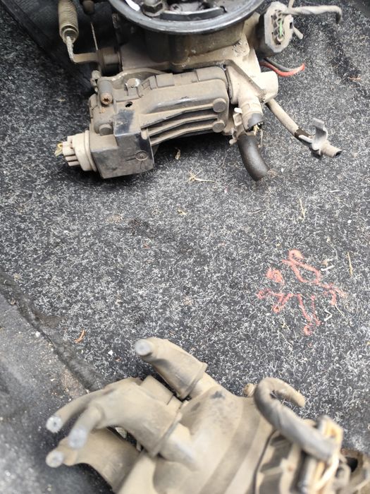 Моноинжекция за suzuki swift 1000 кубик 3 цилиндър от 95до20001 година