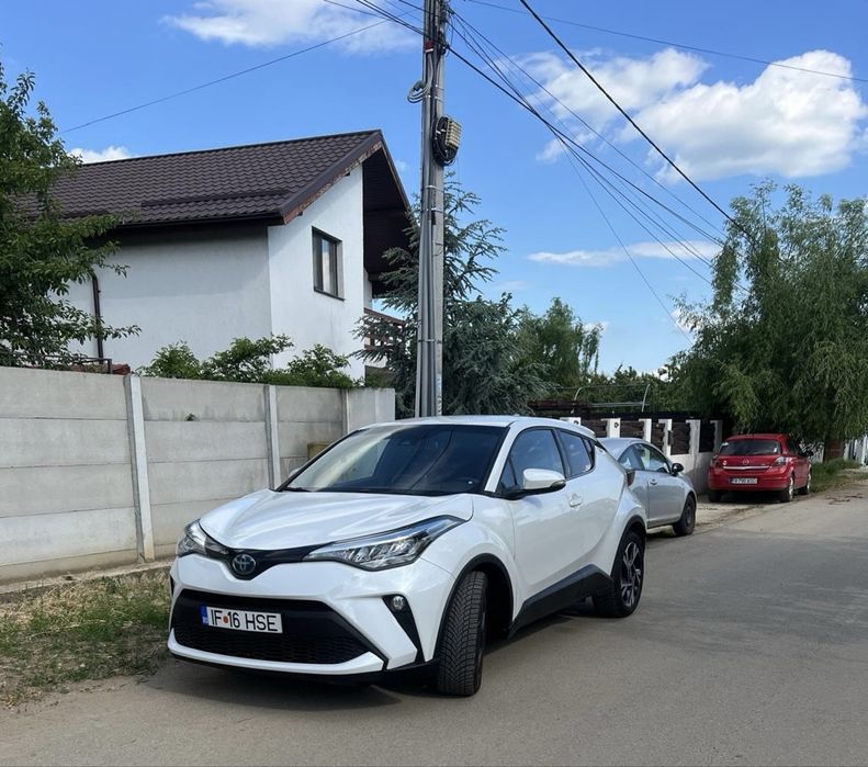 Toyota C-HR Hybrid 1.8 Facelift 2022 | Alb perlat | Full dotari