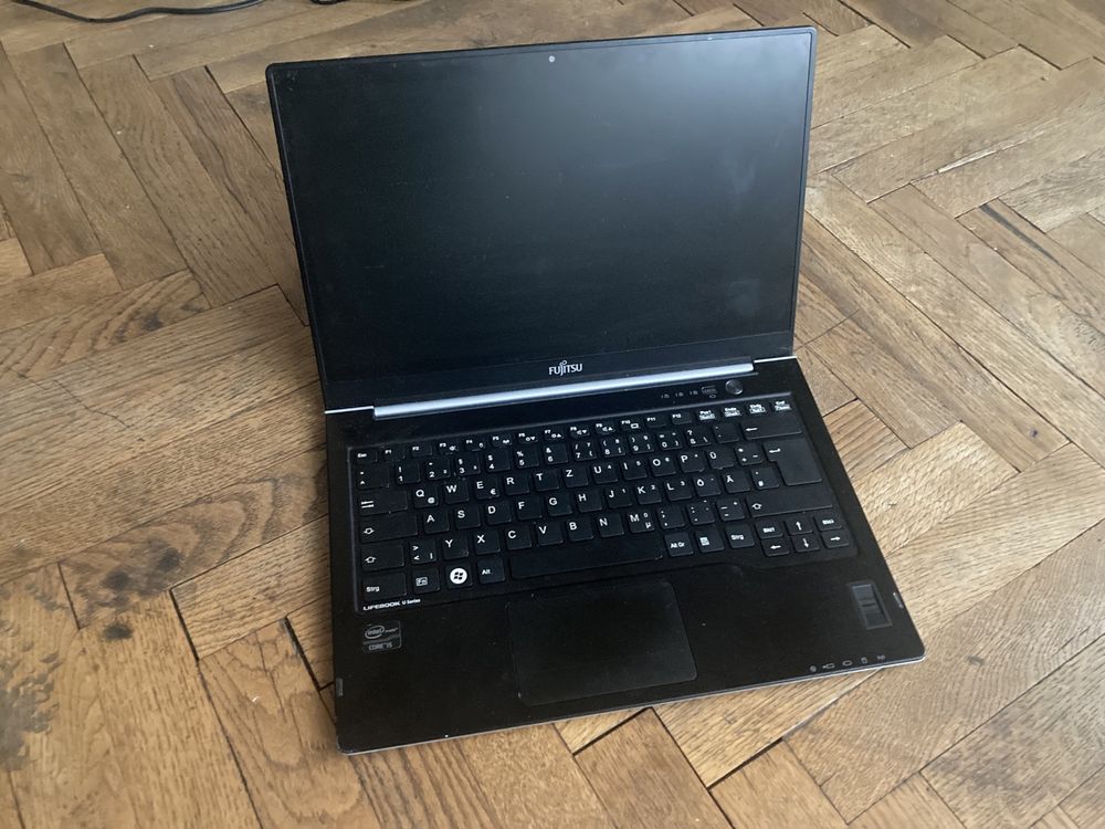 Лаптоп Fujitsu Lifebook U 772