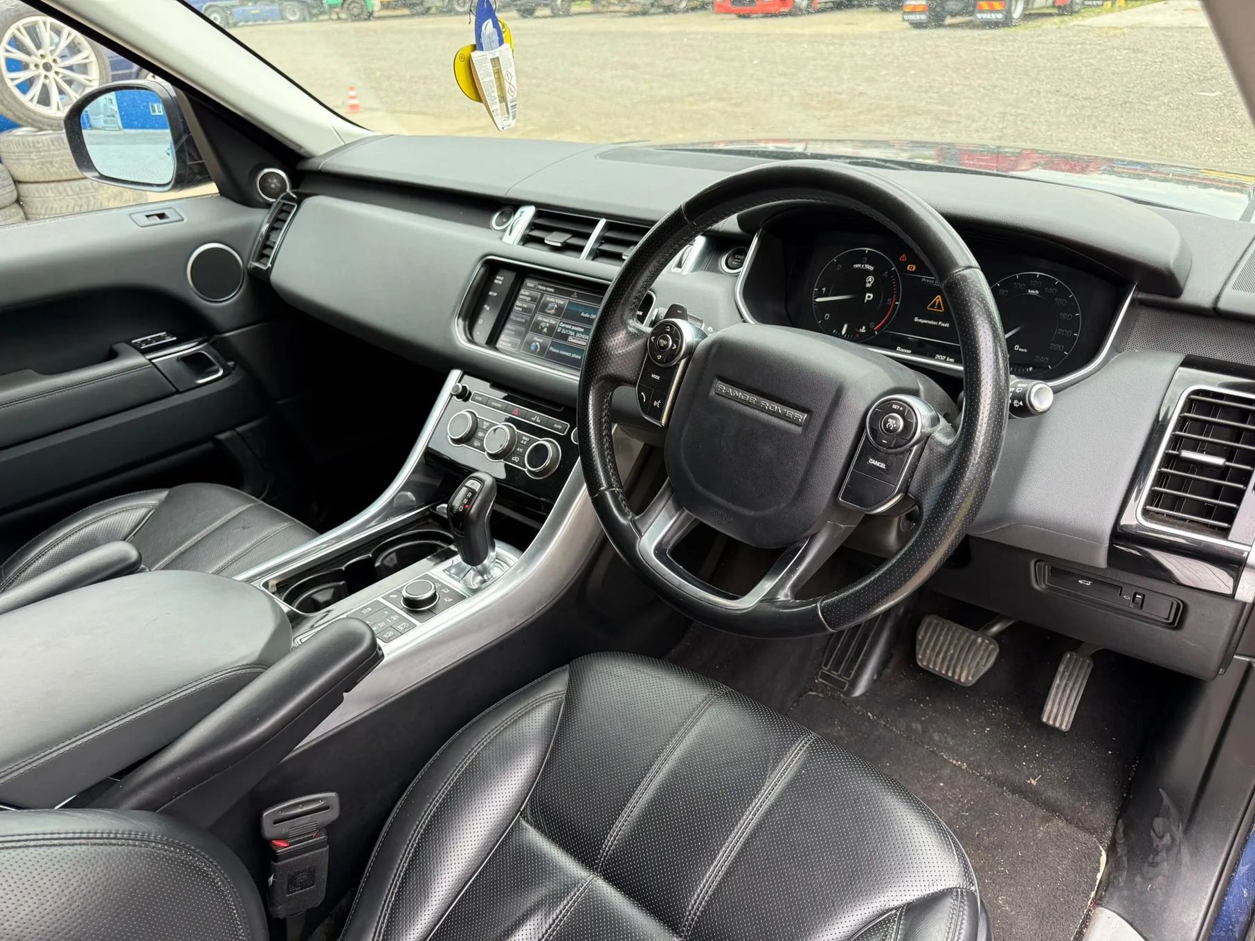 Dezmembrez / Dezmembrari / Piese / Accesorii Range Rover Sport L494 3.0 TDV6 306DT 2015