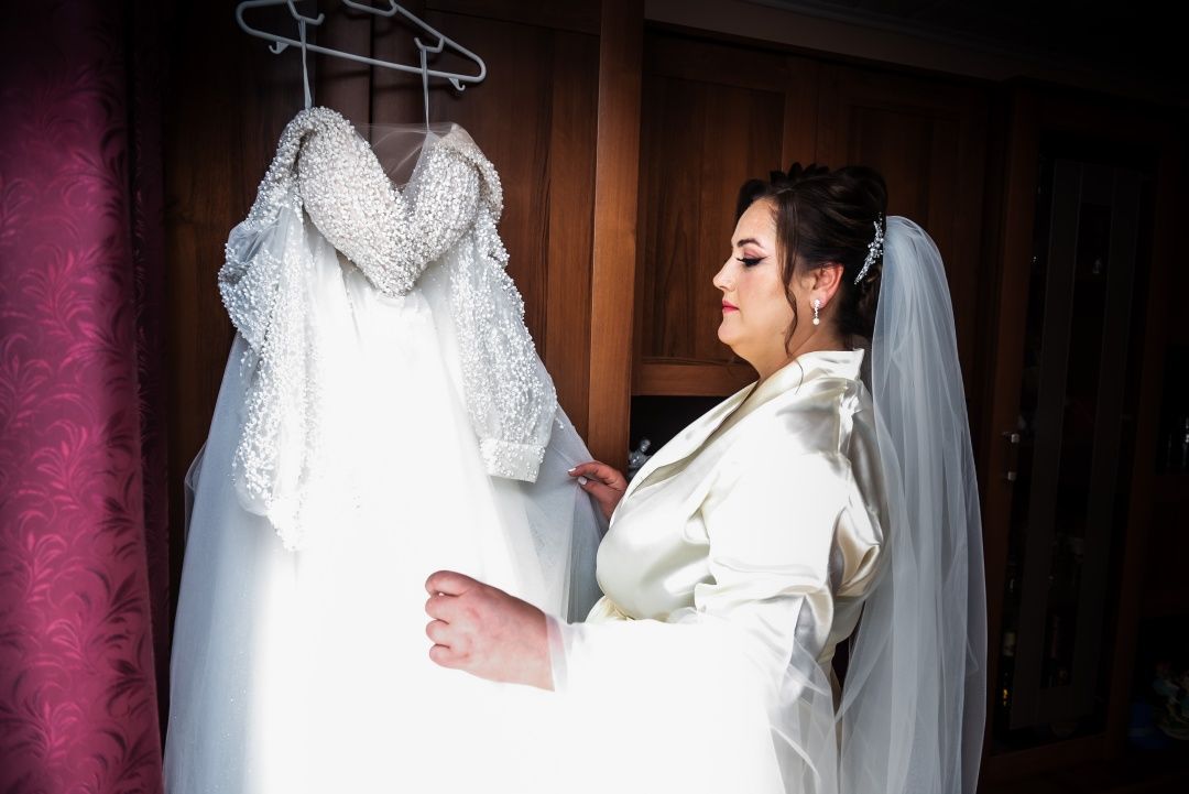 Vând rochie de mireasă